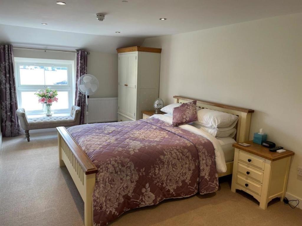 Rooms @ Restaurant 43 Great Bentley Экстерьер фото